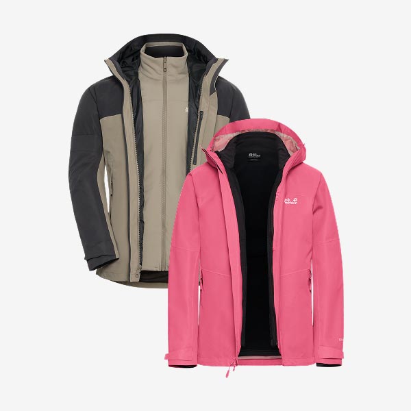 La chaqueta Wild Places 3 en 1 para hombres es en taupe y negro y para mujeres en un color fucsia brillante; ambas con capucha y cremallera.